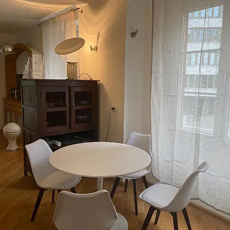 Living Vittoria: Vicino Al Centro Di Apartment